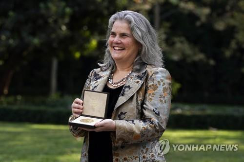 2020년 노벨 물리학상 수상자인 앤드리아 게즈 미국 UCLA 교수
