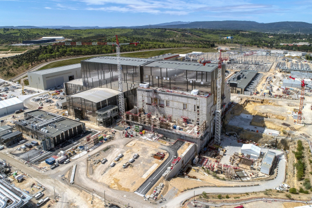 한국을 비롯한 7개국이 프랑스 카다라쉬에 공동 건설중인국제핵융합실험로(ITER) 장치. 사진제공=한국핵융합에너지연구원