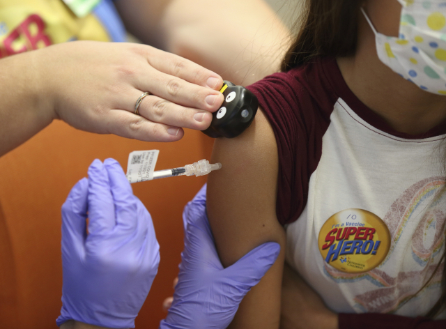 美 CDC '코로나로 입원한 어린이 중 백신 접종자 0.4%'