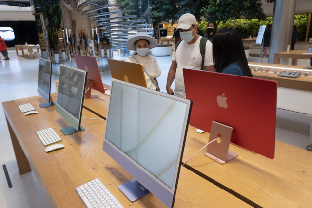 미국 뉴욕의 애플 전시장에 진열돼 있는 아이맥(iMac) 데스크톱PC. /AP연합뉴스