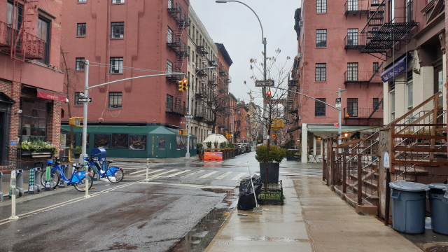 1일(현지 시간) 뉴욕 맨해튼 그리니치빌리지 주변 거리가 행인이 보이지 않을 만큼 썰렁하다. /뉴욕=김영필 특파원