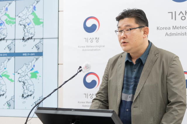 우진규 기상청 예보분석관 “'날씨 못 맞추냐' 할머니한테도 혼났죠…정확한 예보 기대하세요”