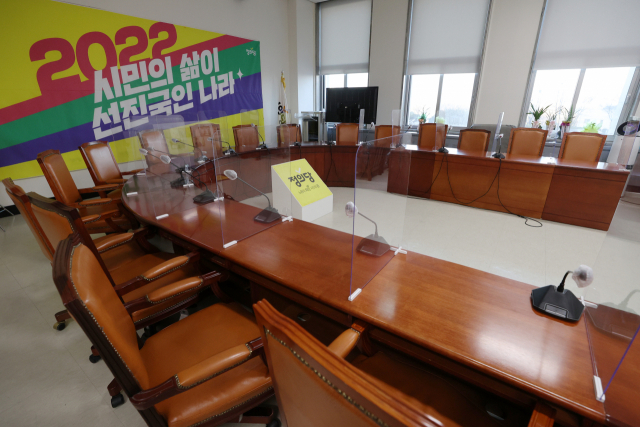정의당 선거대책위원들이 13일 일괄 사퇴를 선언한 가운데 국회 정의당 화의실이 비어 있다. / 권욱 기자