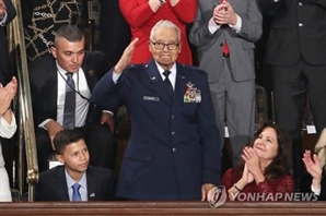 '한국전 참전' 미군 1세대 흑인 조종사 맥기, 102세로 별세