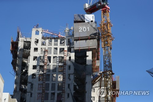 18일 오전 광주 서구 화정아이파크 붕괴사고 8일째 현장 모습. /사진=연합뉴스