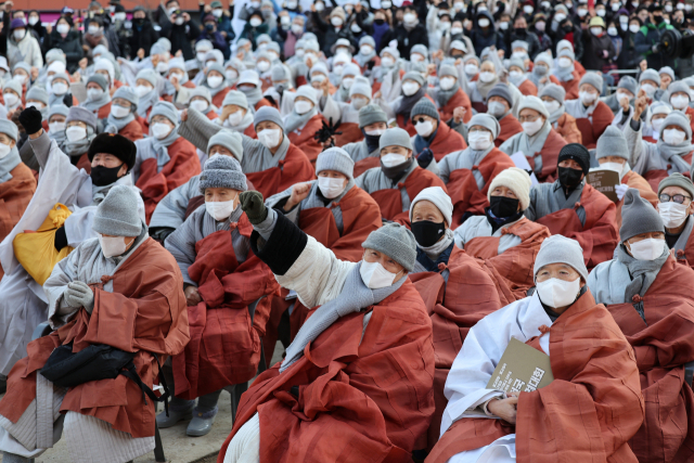 '文 정부 종교 편향 사과해야'…전국 승려대회 28년만에 열려