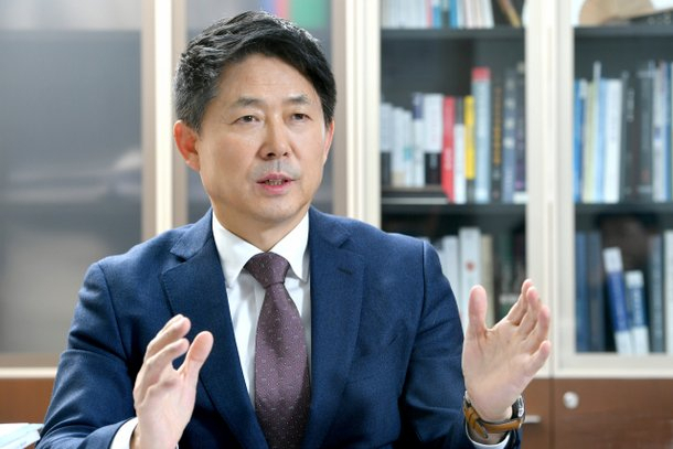 “주가 하락·거래정지 죄송”…주주 달래기 나선 크래프톤·오스템 CEO