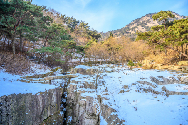 수성동 계곡, 겸재 정산의 그림과 비교해보는 재미가 있다./사진=서울관광재단