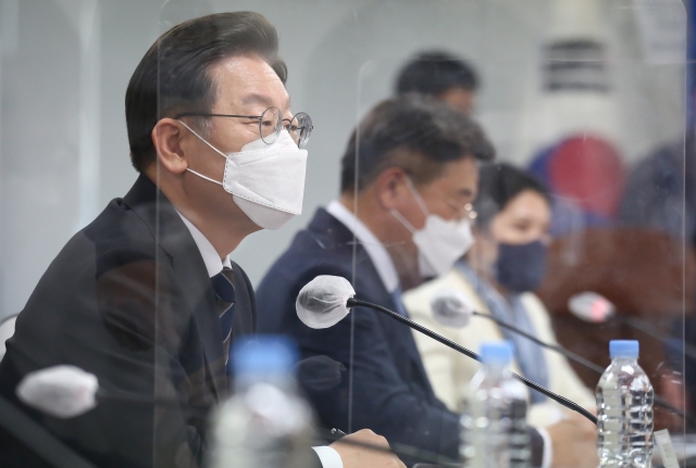 더불어민주당 이재명 대선 후보가 28일 서울 용산구 대한의사협회를 방문해 발언하고 있다./국회사진기자단