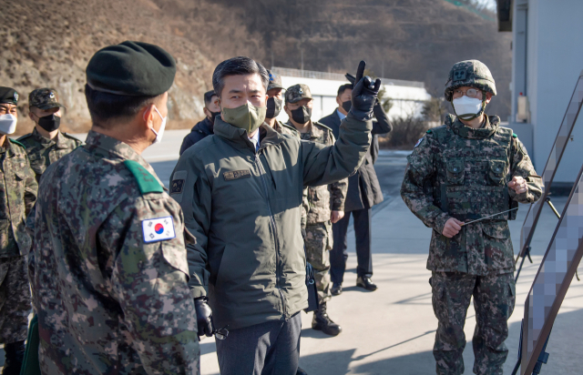 서욱 국방부 장관이 31일 오전 육군 미사일사령부를 방문, 우리 군의 미사일 대응능력과 대비태세를 점검하며 유사시 “즉각 대응