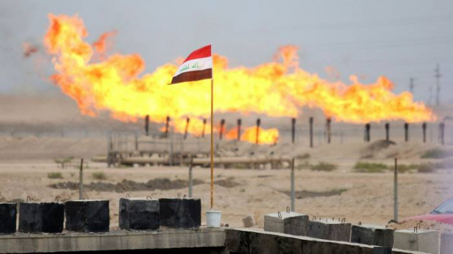 이라크 국기가 바람에 휘날리고 있다./AFP연합뉴스