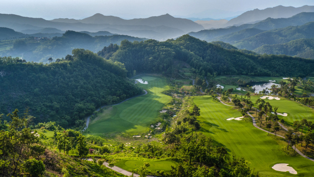 산중 분지의 코스는 아늑함을 준다.