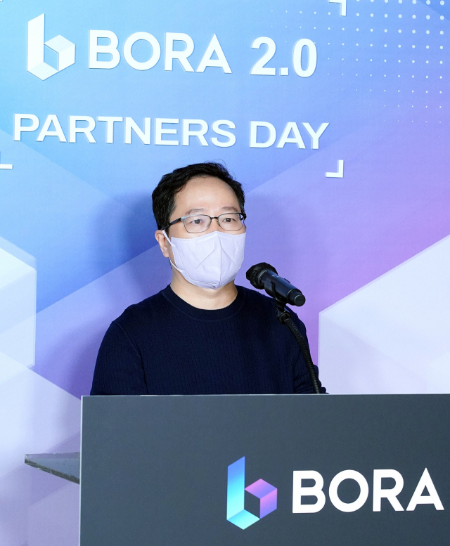 조계현 카카오게임즈 대표가 8일 온라인으로 열린 ‘보라 2.0 파트너스 데이’에서 발언하고 있다. 사진 제공=메타보라