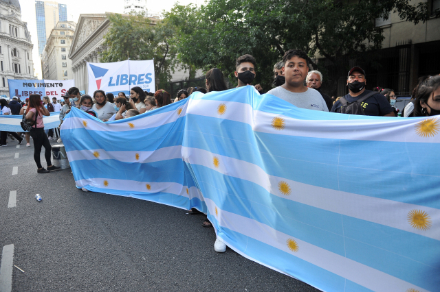 [사진] 'IMF와 채무 재조정안 합의 반대' 아르헨 시위