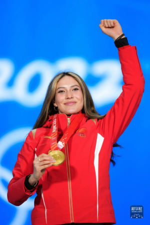 베이징 올림픽 스키 종목에서 금메달을 획득한 에일린 구 /신화망