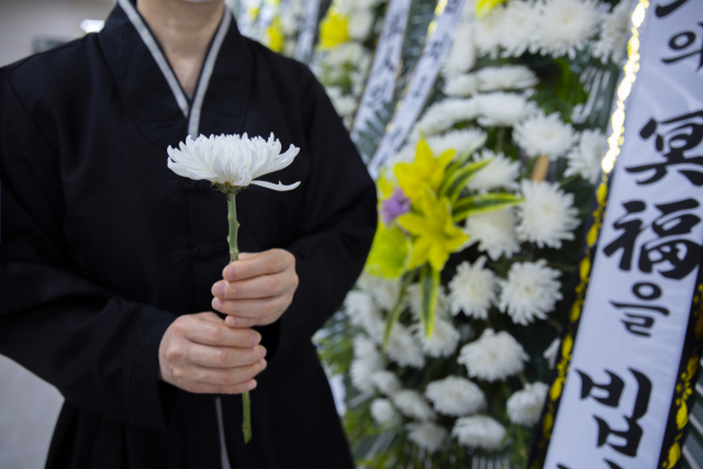 고인의 마지막을 배웅하는 장례식장은 남겨진 사람들의 삶을 고찰하는 장이다. 사진 제공=이미지투데이