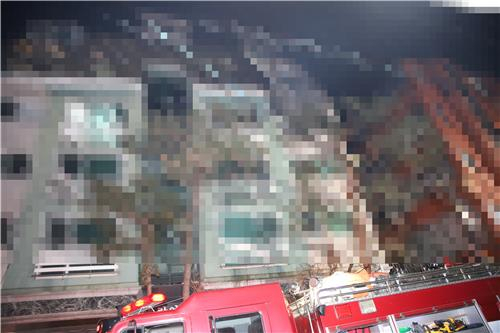 11일 서울 강동구 암사동 화재 아파트. /강동소방서 제공