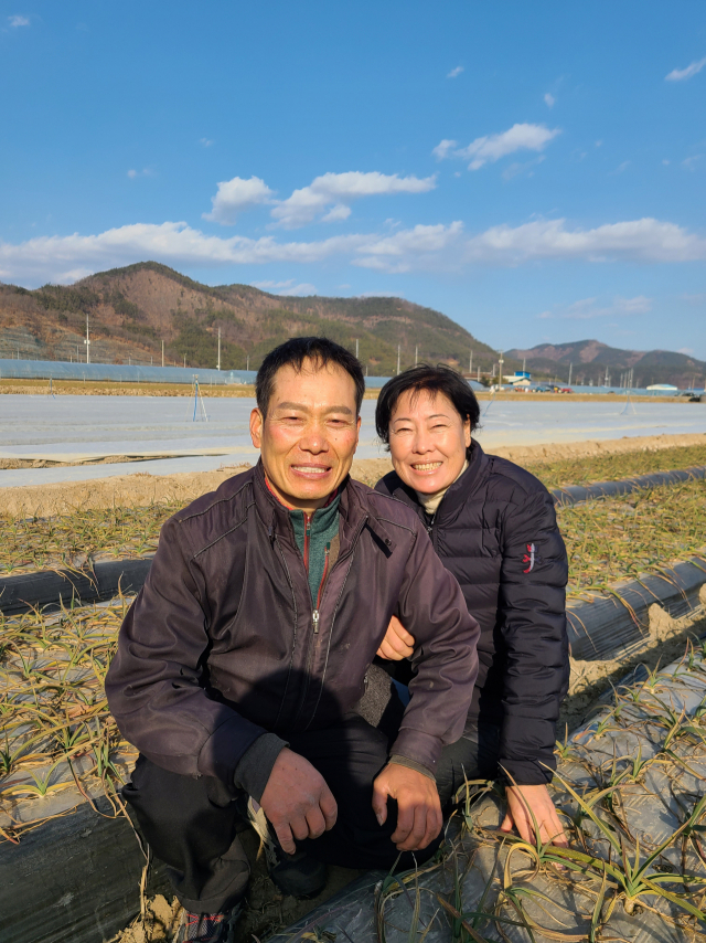 합천동부농협 조합원 홍성광(57)·우경옥(51) 부부. /사진제공=경남농협