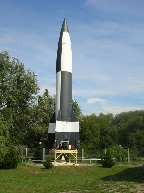 독일이 2차 세계대전 시절 개발했던 V2로켓. V2로켓에 자극 받은 미국과 러시아는 냉전기 탄도미사일의 개발경쟁을 본격화했다.