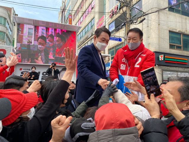 [현장+]거제 찾은 尹, '부정부패 단죄는 보복 아냐…국민 일할 맛 나기 위해서'