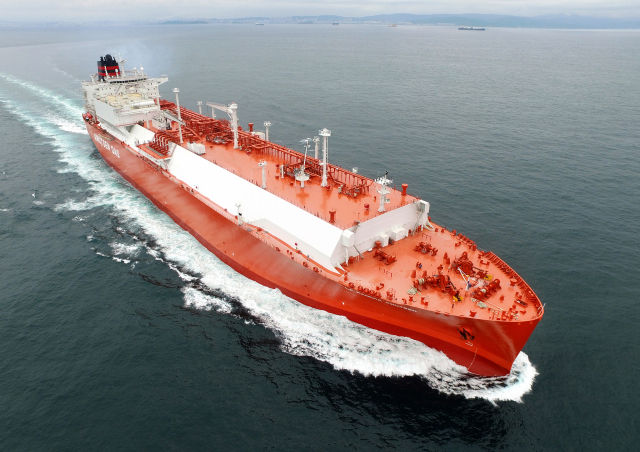 현대중공업이 건조한 LNG선이 운항하고 있다. 사진 제공=한국조선해양