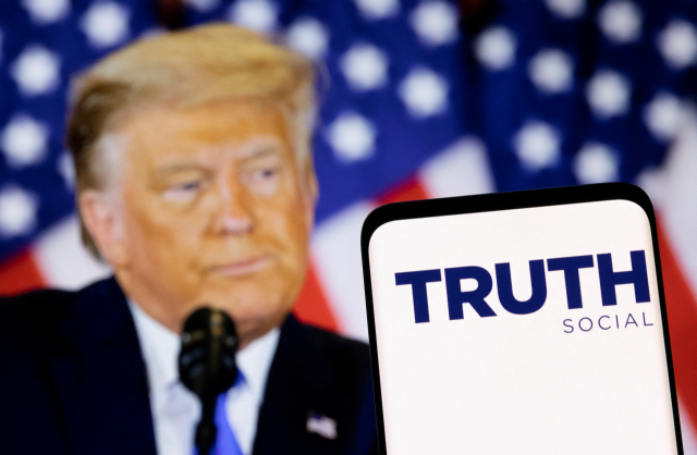 도널드 트럼프 전 미국 대통령이 새로 만든 소셜미디어 앱 ‘Truth Social’. 로이터연합뉴스