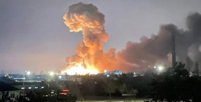 우크라이나 수도 키예프 인근 폭발 장면./트위터