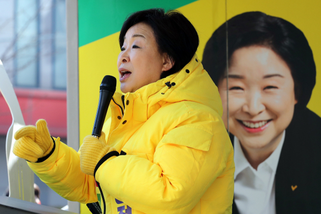 심상정 정의당 대선 후보가 24일 서울 구로구 구로디지털단지에서 열린 유세에서 지지를 호소하고 있다. / 연합뉴스