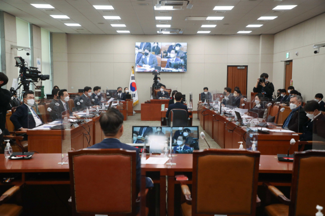 25일 서울 여의도 국회에서 법제사법위원회 전체회의가 열리고 있다./권욱 기자