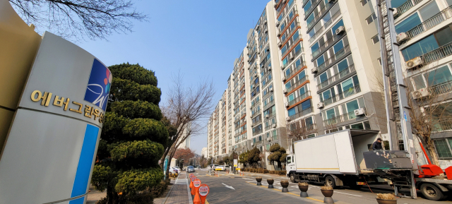 수도권 전철 4호선 상록수역 일대 아파트 단지. 이덕연 기자