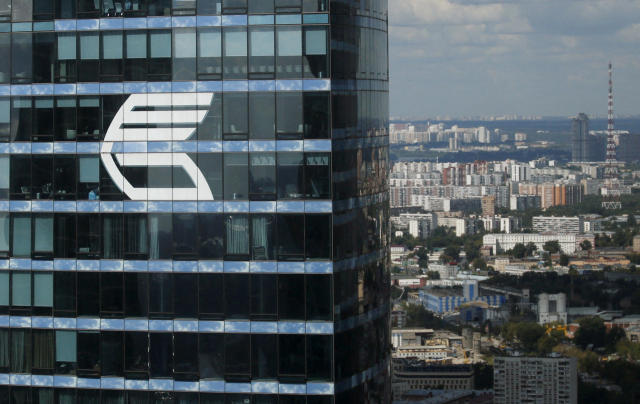 러시아 모스크바 임페리아 타워에 국영 VTB 은행 로고가 보이고 있다. /로이터연합뉴스