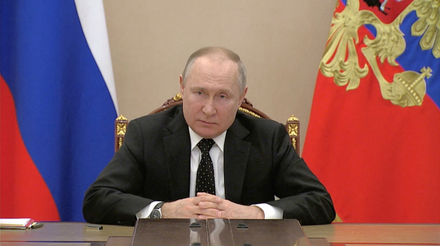 블라디미르 푸틴 러시아 대통령이 27일 국방부 장관 등에게 핵 억지력 부대의 특별 전투 임무 돌입을 지시했다. 로이터연합뉴스