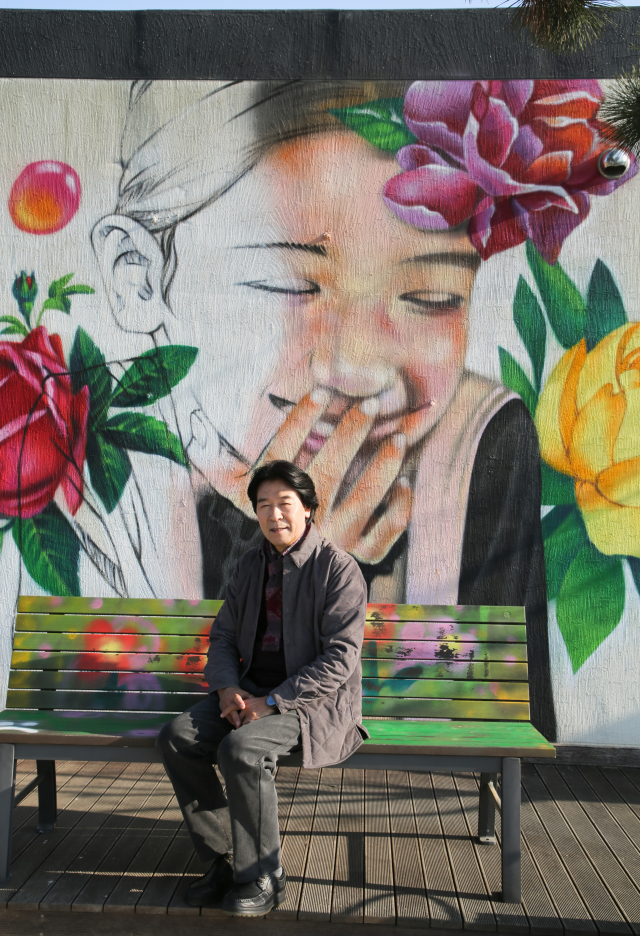 연홍미술관 벽면에 그려진 벽화 ‘연홍이’는 연홍미술관 관장 선호남 화백의 작품이다.