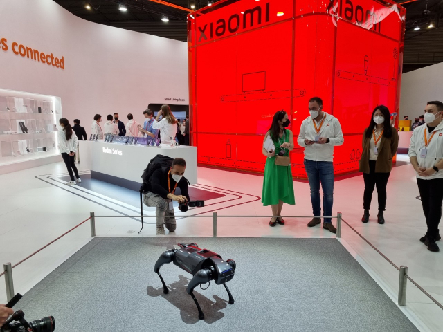 샤오미가 MWC 2022에서 선보인 저가형 로봇 ‘사이버도그’ 바르셀로나=윤민혁 기자