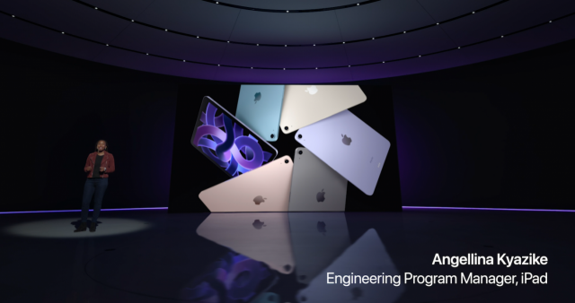 안젤리나 키야지케 애플 엔지니어링 프로그램 매니저가 아이패드 에어를 공개하고 있다. /사진 제공=애플