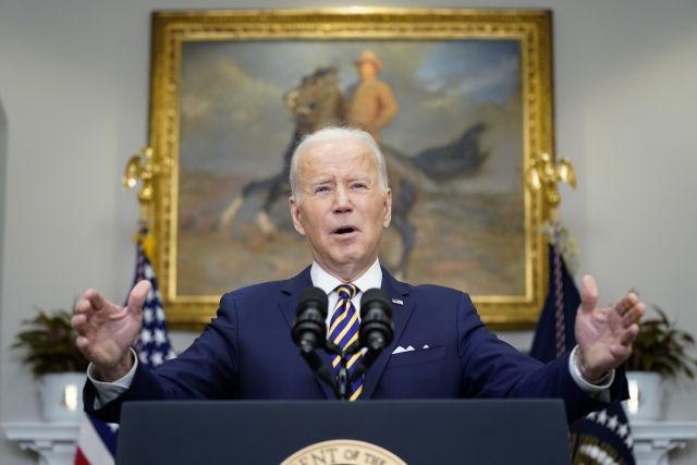 조 바이든 미국 대통령이 8일(현지 시간) 워싱턴DC 백악관의 루스벨트룸에서 러시아 석유 금수 방침을 발표하고 있다.AP