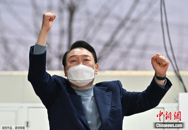 중국 언론은 10일 윤석열 후보가 대한민국 20대 대통령으로 당선돼 한중 관계가 새로운 국면을 맞을 것으로 예상했다. 환구시보.