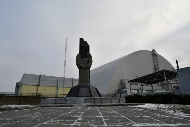 거대한 보호 돔에 둘러싸인 우크라이나 체르노빌 원전. AFP연합뉴스