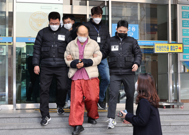 '송영길 둔기 가격' 70대 유튜버 구속송치…'계획된 범죄 아니다' 변명