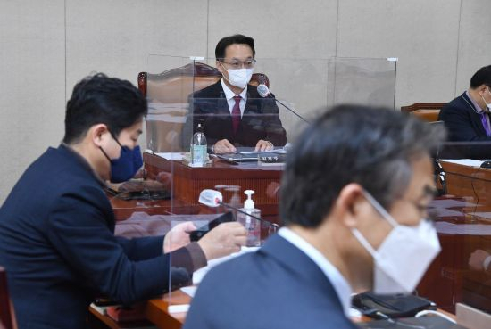 정개특위 야당간사인 조해진 국민의힘 의원 및 정개특위 의원. 연합뉴스