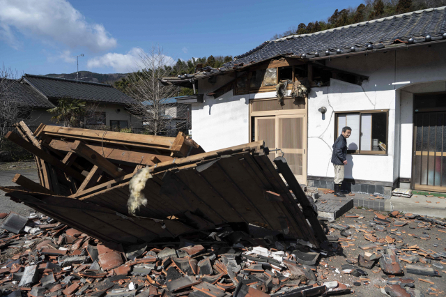 후쿠시마서 7.4 규모 지진…11년 전 악몽에 공포에 떤 일본 열도