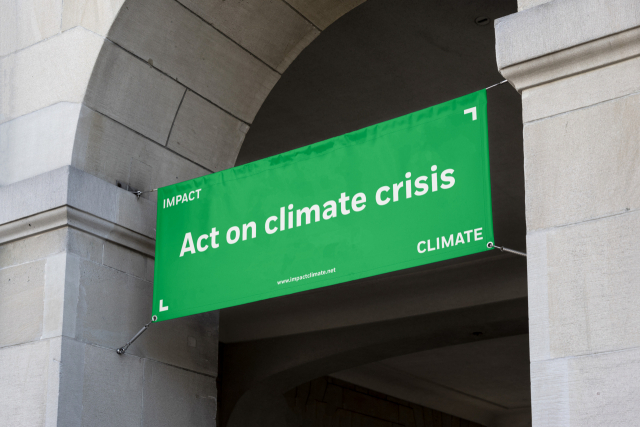 ‘ACT ON CLIMATE CRISIS(기후위기에 대응하자)’라는 슬로건