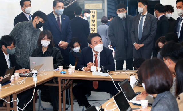 尹당선인, 법무부 비판…靑인사권에 '매도인 집 잘 안고쳐'