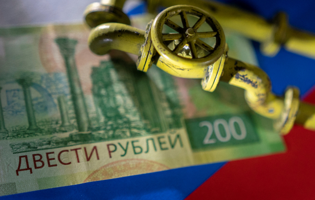 러시아 루블화 지폐에 그려진 천연가스 송유관 그림. 로이터연합뉴스