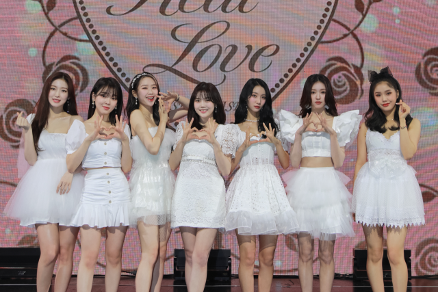 정규 2집 'Real Love' 내놓는 오마이걸 '팬들에게 '인간 향수'로 기억됐으면'