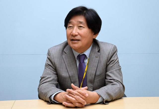 이상훈 에이비엘바이오 대표가 28일 경기도 판교 본사에서 기술 수출 성과와 올해 사업 계획에 대해 설명하고 있다. 권욱 기자