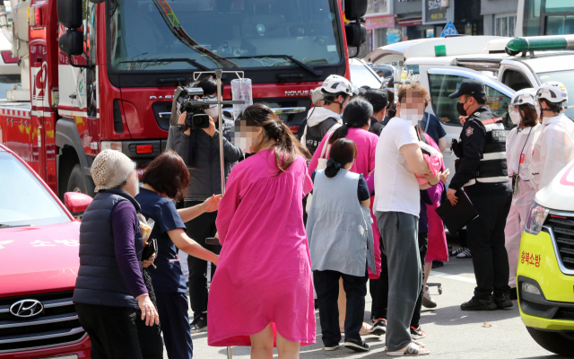 큰일날 뻔…청주 산부인과서 화재, 122명 모두 대피