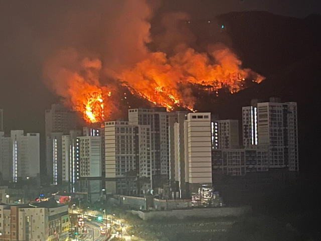 경기 하남 위례신도시 청량산 화재 3시간 만에 진화