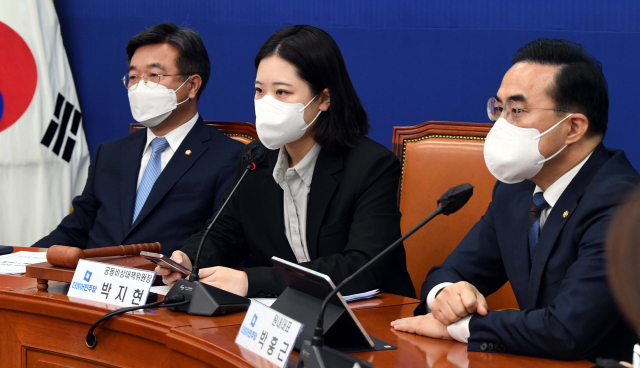 박지현 더불어민주당 공동비대위원장이 11일 오전 국회에서 열린 비상대책위원회의에서 발언하고 있다. / 연합뉴스