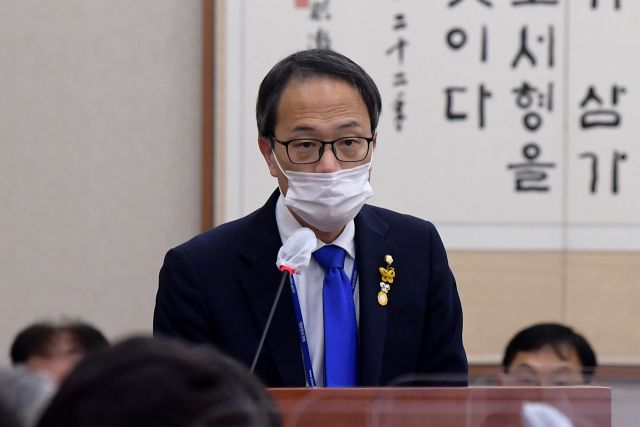박주민 더불어민주당 의원이 14일 국회에서 열린 법제사법위원회 전체회의에서 법안 심사 보고를 하고 있다. / 성형주 기자